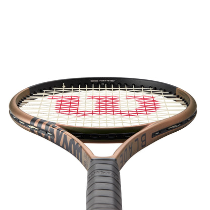 Wilson Blade 100Ul v8 Tennis Racket